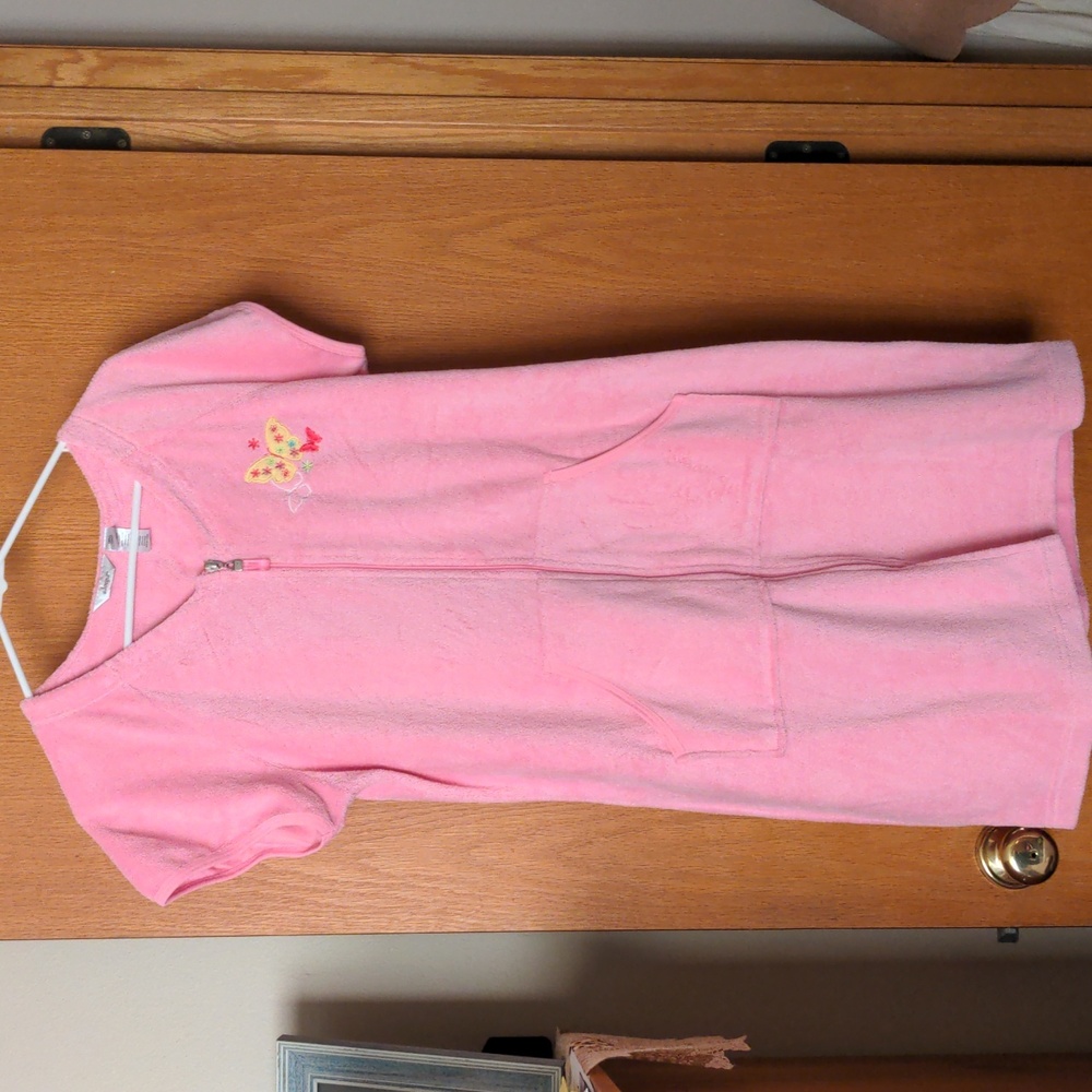 NWOT pink plush robe
